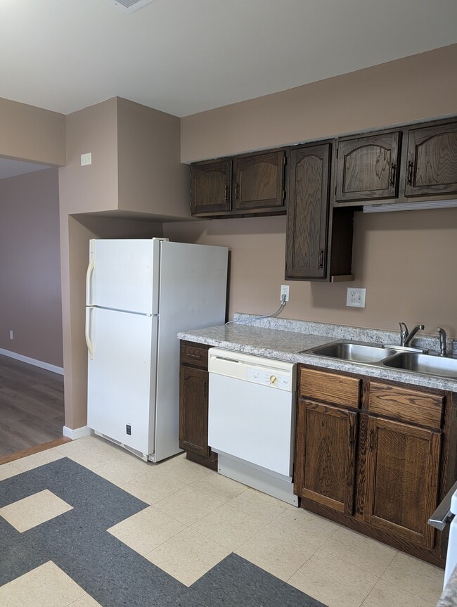 Kitchen - 103 Sibley Rd Unit C