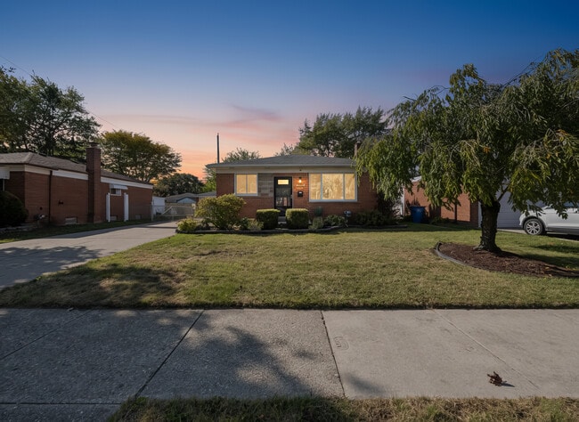 Building Photo - 26805 Richard Dr