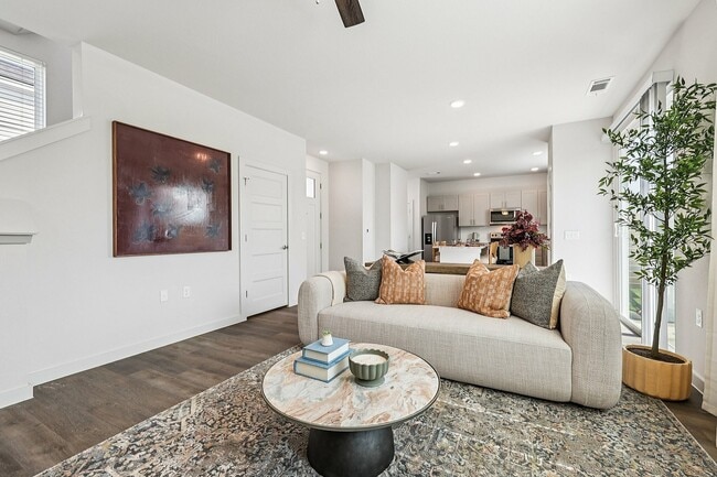 YardHomes Trailside Unit 908 Living Room