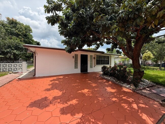 Photo - 2650 SW 13th Ave