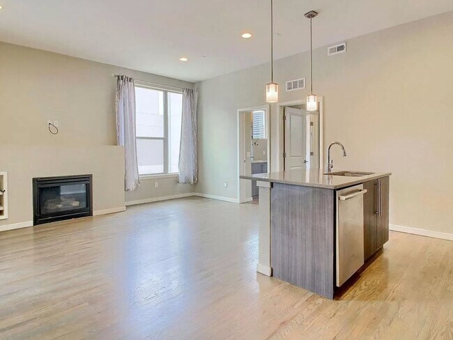 Photo - 2 Bedroom 2 BathroomTownhome in Denver