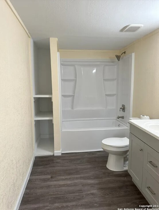 Photo - 203 Fount St