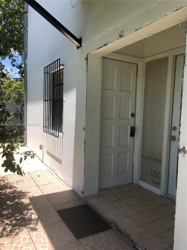 1374 NE 176th St Unidad 3