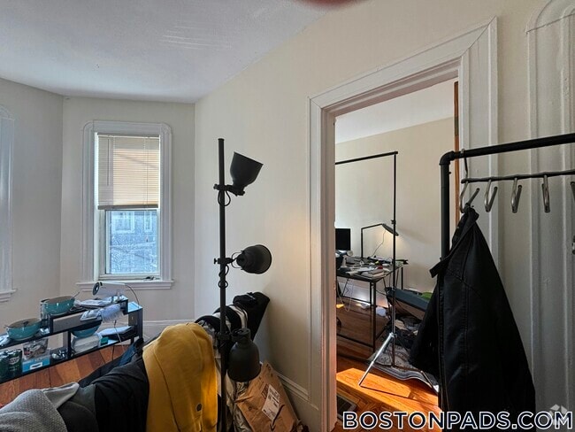 Building Photo - 22 Boynton St Rental
