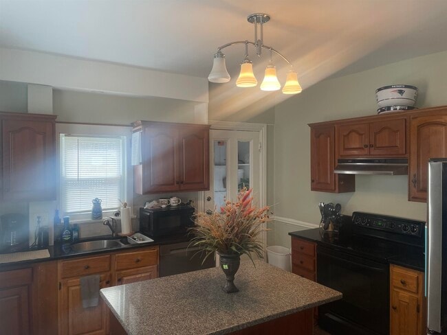 Photo - 26 6th St