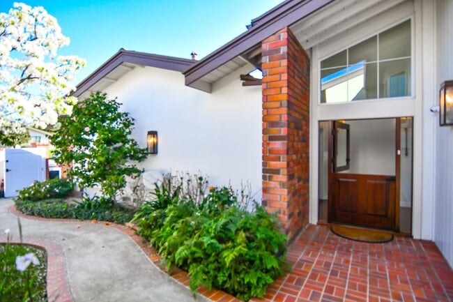 Photo - 4 White Water Dr