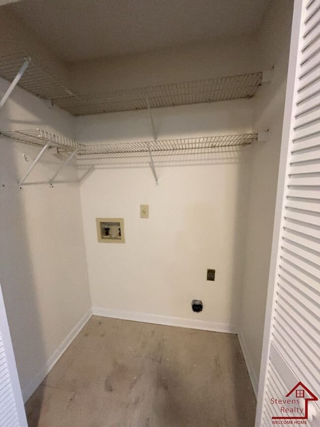 Photo - 430 Oriole Dr