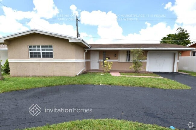 Building Photo - 8800 NW 11th St Rental