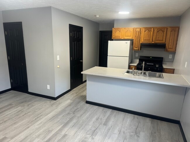 Photo - 50 Greenbrier Plz