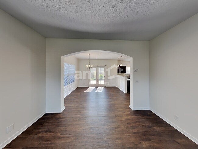 Photo - 1133 Halverson Dr