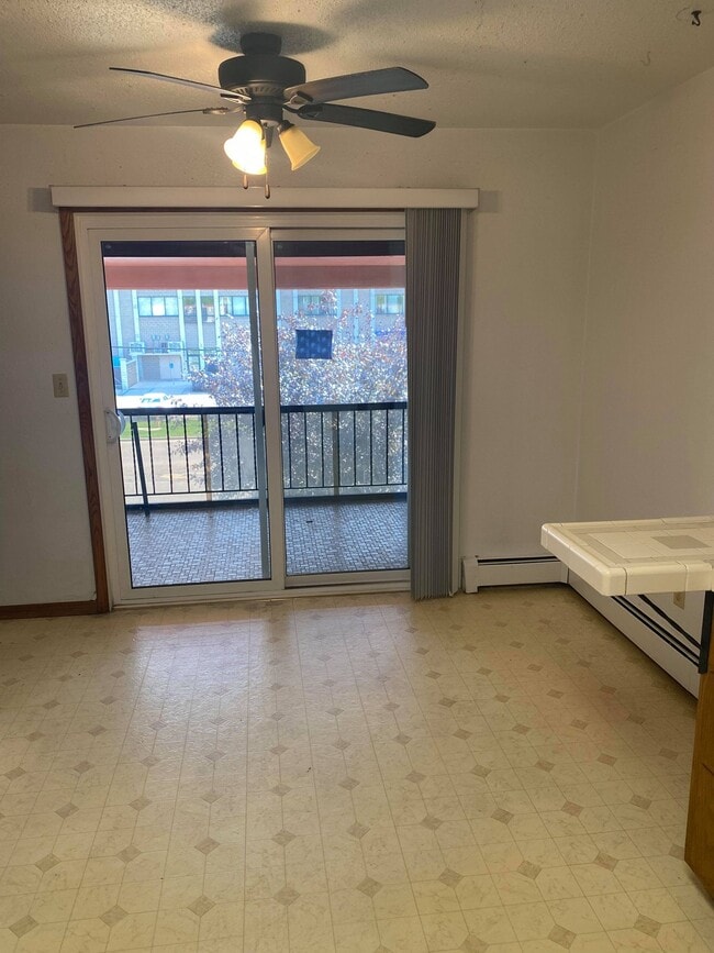 908-20 - Skaff Apartments Moorhead