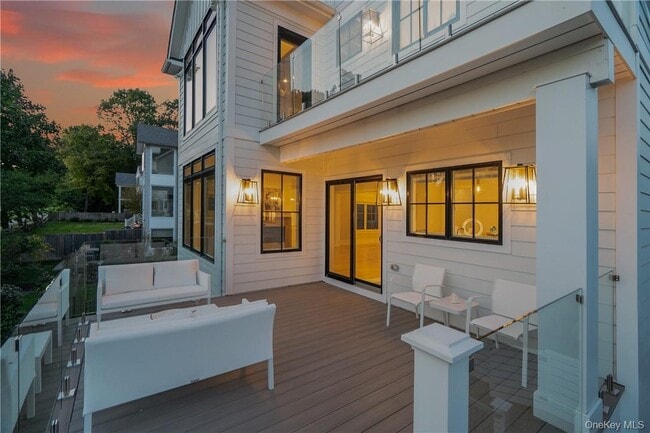 Photo - 184 Soundview Ave