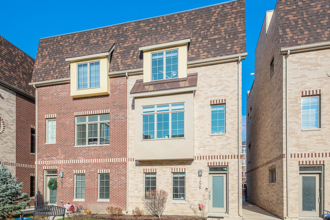 Photo - 1025 Walnut Way Townhome