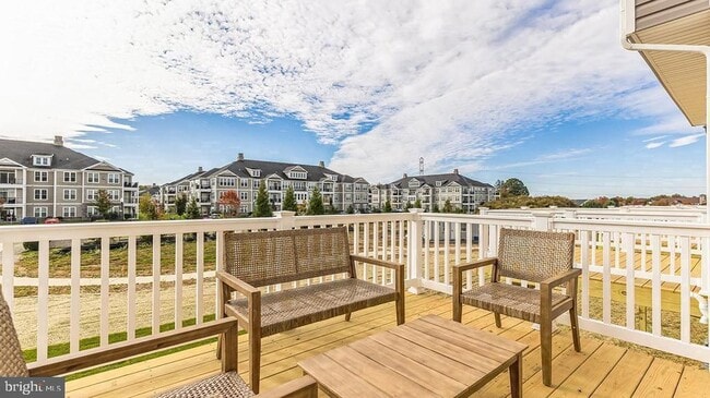 Photo - 284 Macoun Way