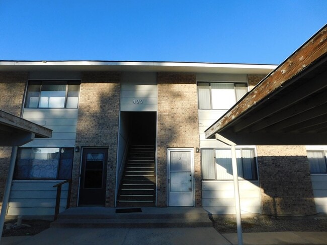 Building Photo - 477-32 1/8 32 1/8 Rd Unit 4
