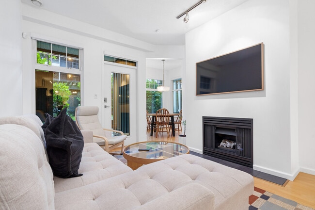 Building Photo - 1388 Nelson St. Unit SI ID1491167P