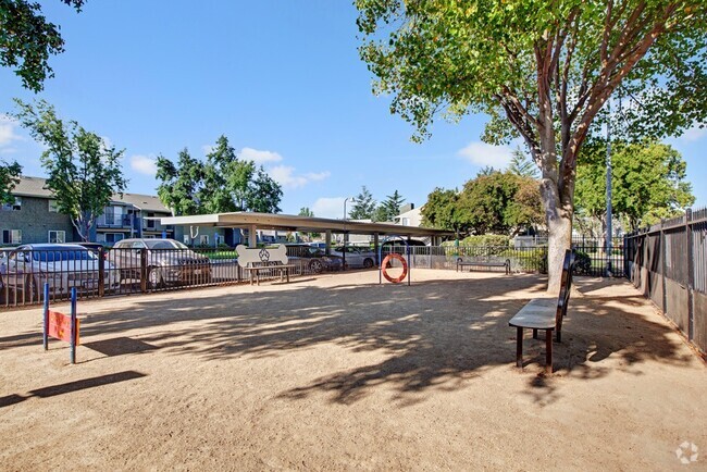 Building Photo - The Henley Rental