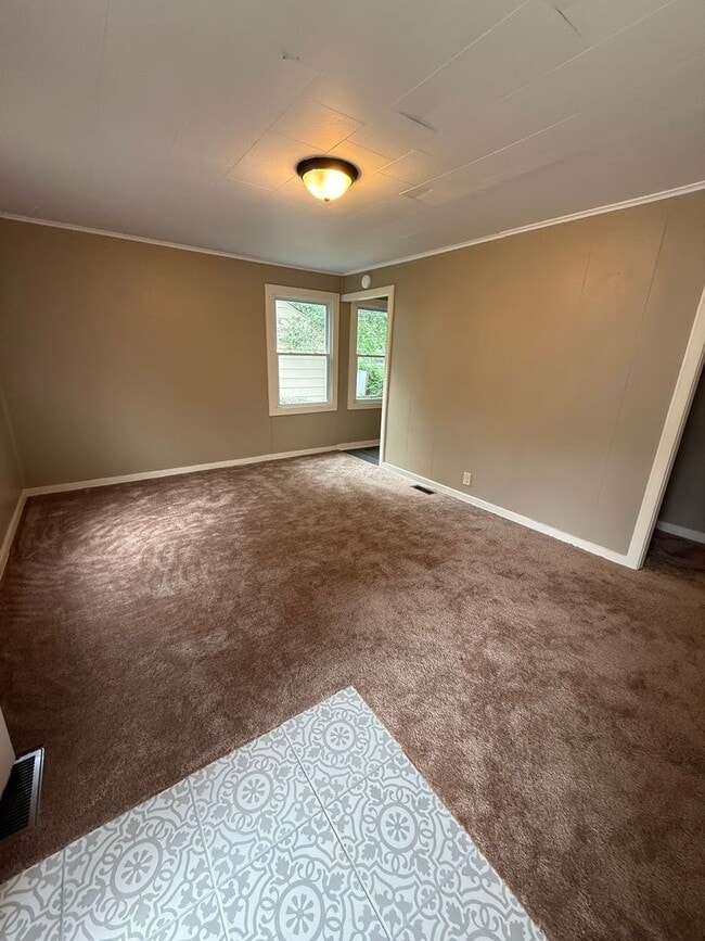 Photo - Charming 2-Bedroom Duplex in a Convenient ...