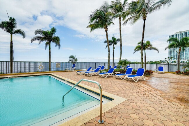 2797 First Street-SI FL14-ID1546387P