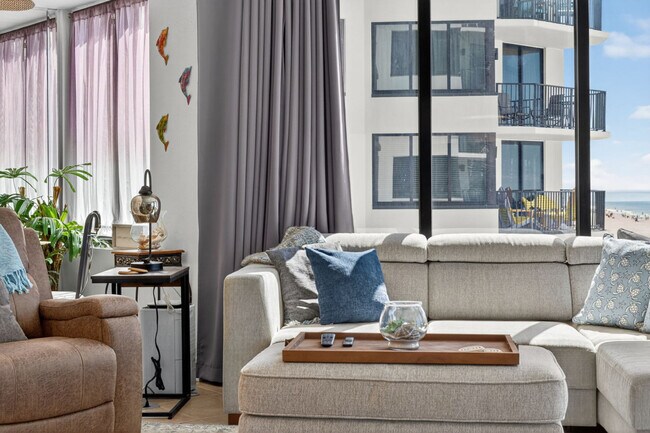 Photo - 9850 S Thomas Dr Unidad ID1314567P