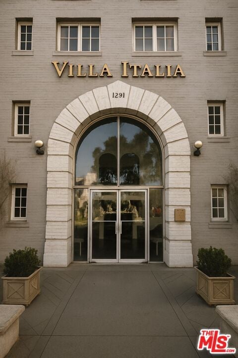 Building Photo - 1201 N Crescent Heights Blvd Unit 504 Rental