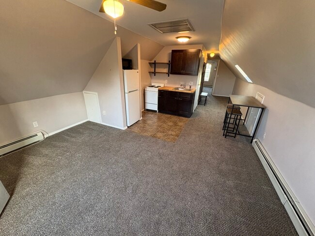 Building Photo - 427 Raft Ave Unit 1