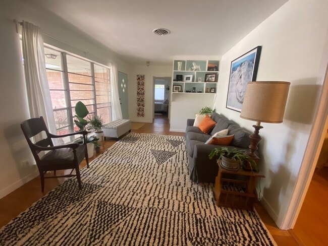 Photo - 1609 Pin Oak Dr