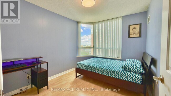 Photo - 68 Corporate Dr Unit 2026