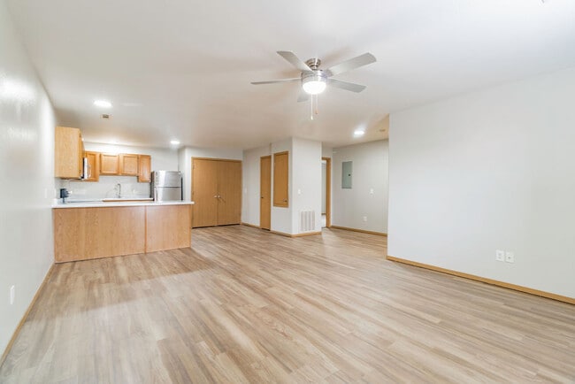 2BR, 2BA Partial renovated - 1,000 SF