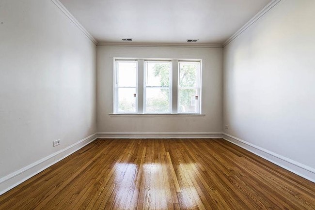 Photo - 5401-09 W Le Moyne St