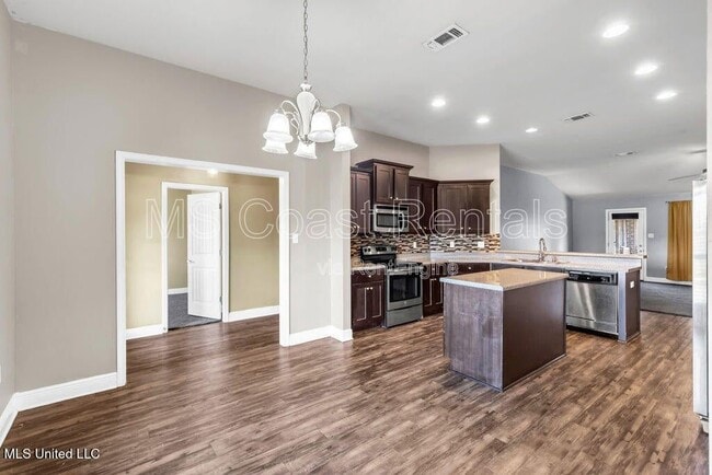 Photo - 18020 Canal Landing Dr