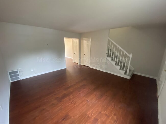 Photo - 719 Olde Greenwich Cir