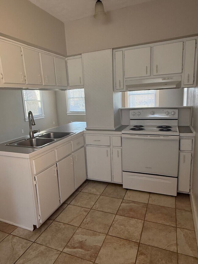 Photo - West Point cozy.  Make this one bedroom ho...