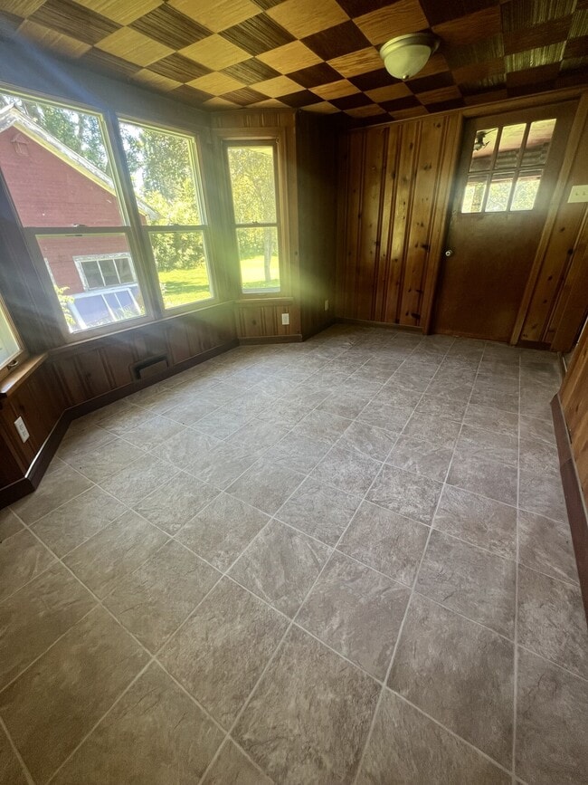 Photo - 3933 47th Ave