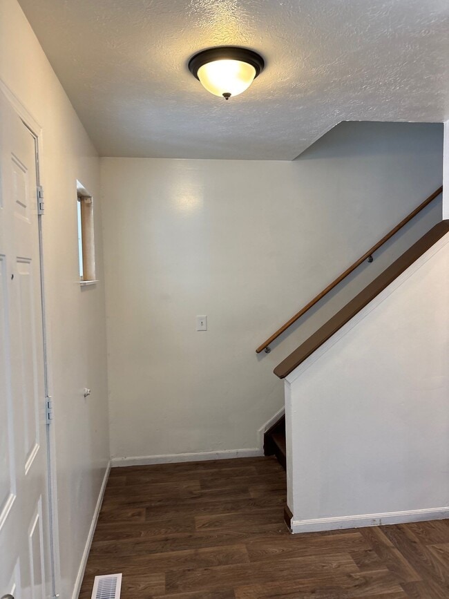 Photo - 57 W Warren Ave