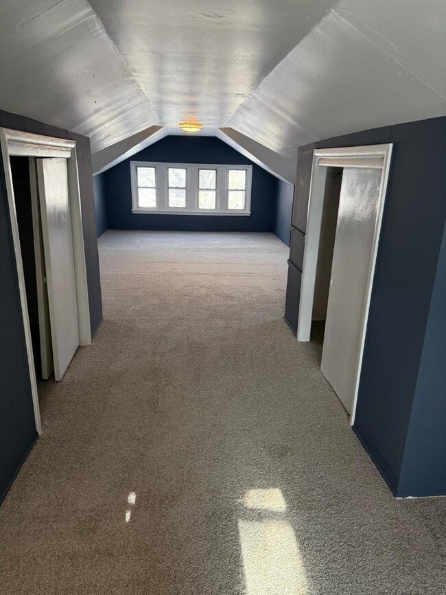 Photo - 260 Spruce St