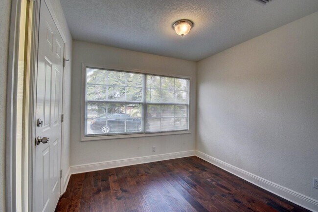 340 Walton Blvd Unit Single Family House
