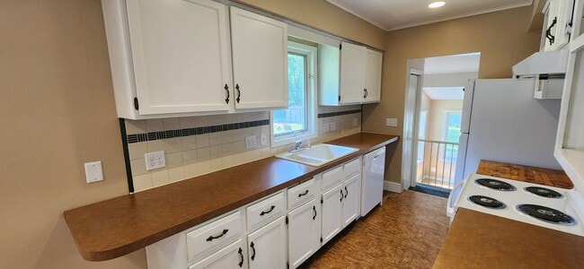 Photo - Beautiful home with attached garage and great yard!