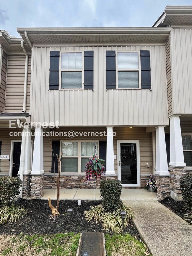 Building Photo - 2 Bed/2.5 Bath Townhome with Fenced Yard / Pet-Friendly / Available Now!