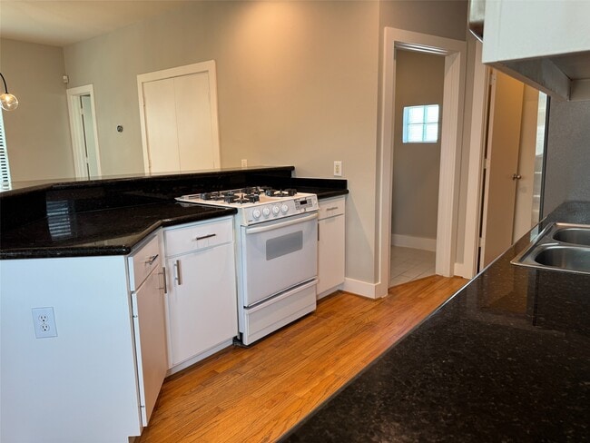 Photo - 9716 Linkmeadow Ln