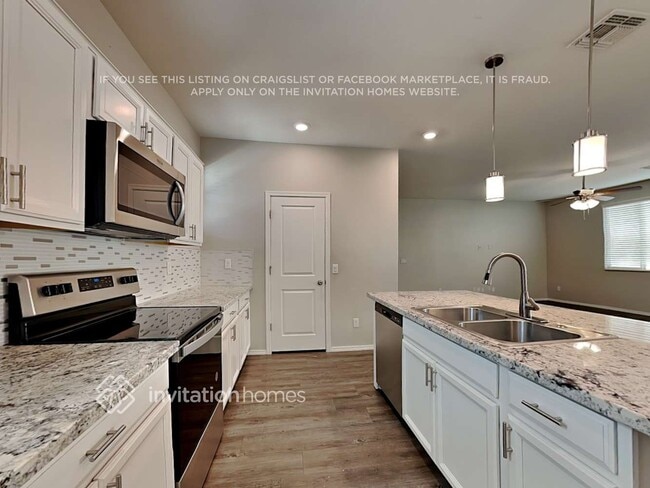 Photo - 16524 W Jenan Dr