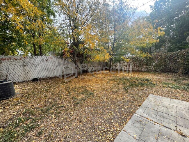 Photo - 128 E Truman Ave