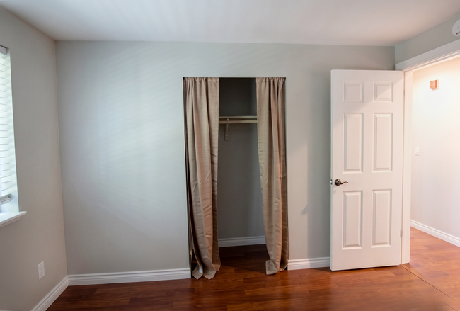 Photo - 16817 Larch Way Unit E105