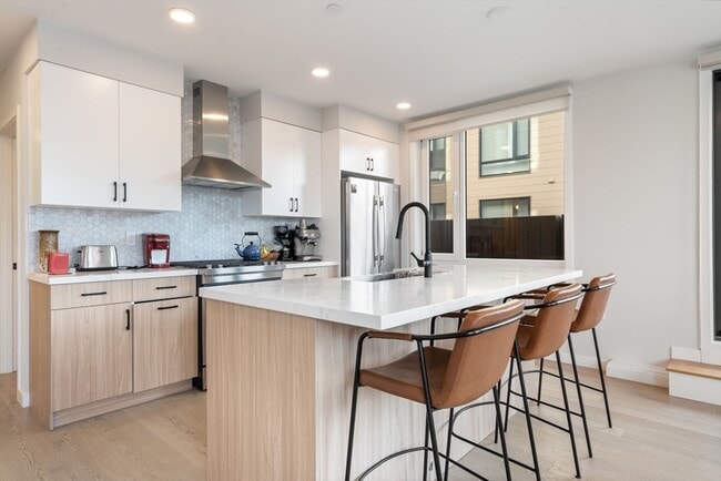 Photo - 457 W Broadway Unit 206