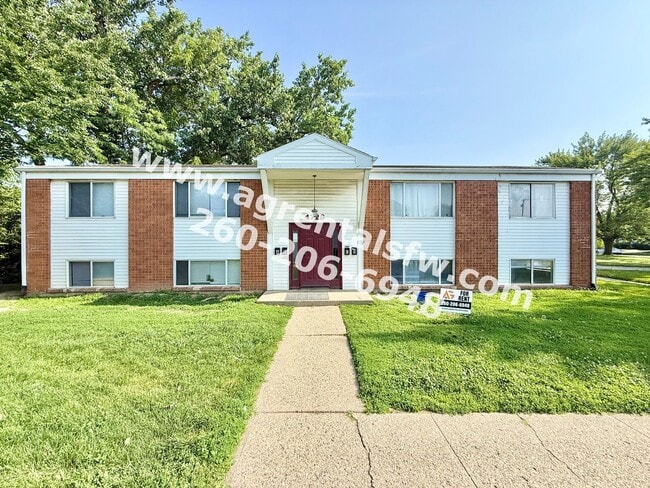Building Photo - 4729 Northcrest Dr Unit D