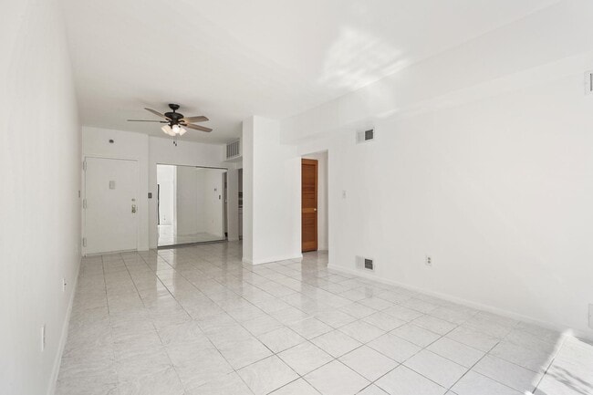 Photo - 318 38th St Unit 204