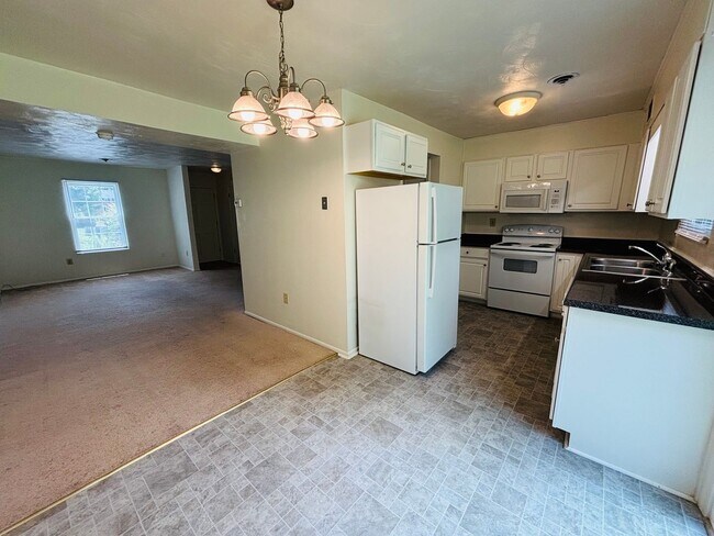 Photo - 2 Bedroom, 1.5 Bath Townhouse