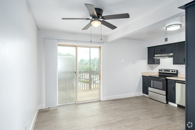 2BR, 1BA - 955SF - Dining Room