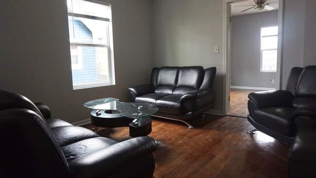 living room - 129 N Main St