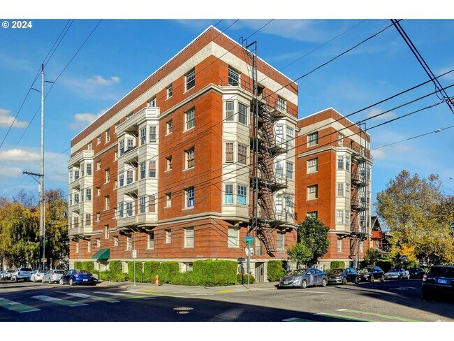 Building Photo - Historic Nob Hill 1Bd/1Ba Condo in NW Port... Unit 30